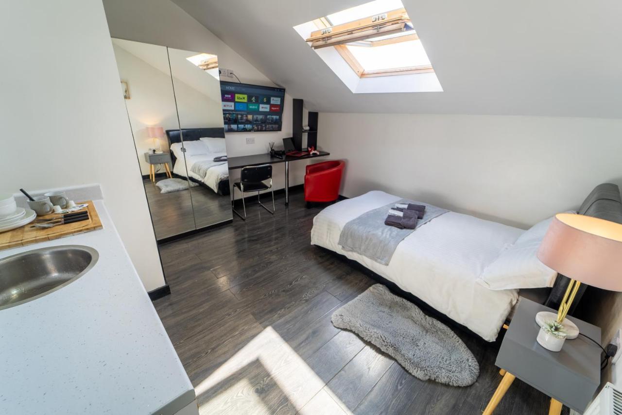 Stay Sa Equipped Studios Next To Uob And Qe! Birmingham Værelse billede